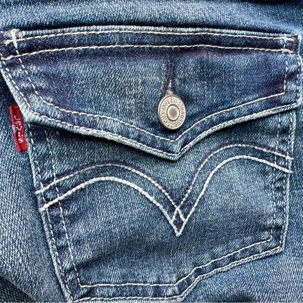 Vintage Levi’s 524 Too Superlow Button Flap Back Pockets w/ Button Closure Jeans - Picture 10 of 16